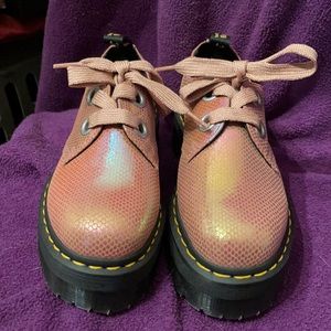 Dr. Martens Holly Pink Iridescent Textured Platform Shoe 25236650